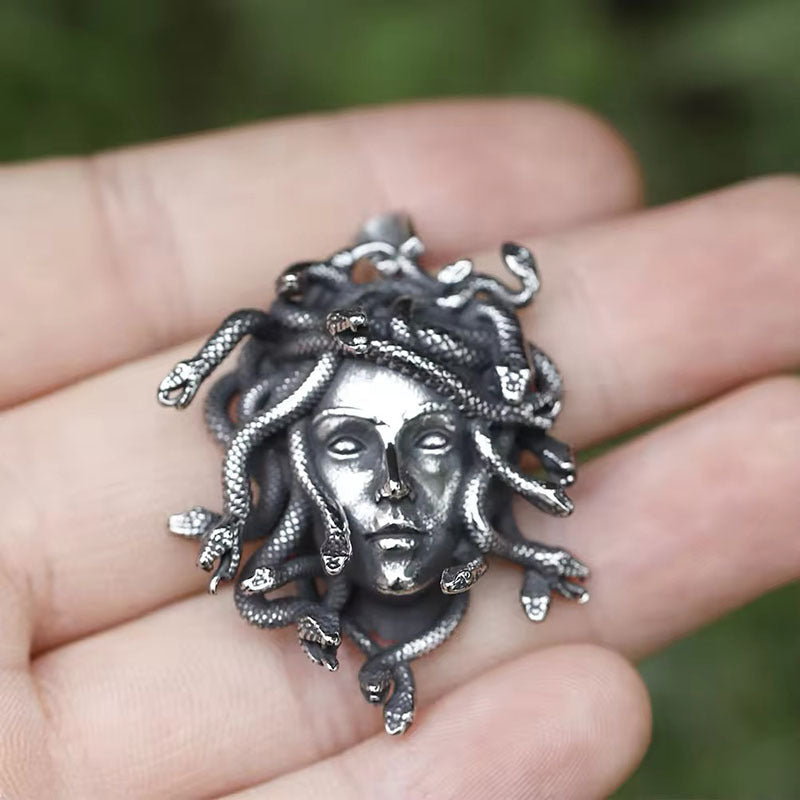 Medusa Nocturna – Colier Gothic