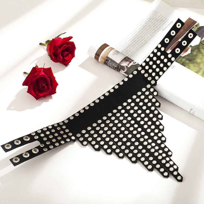 Guler Rock pentru Femei – Accesoriu Punk Nituri