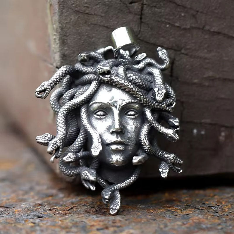 Medusa Nocturna – Colier Gothic