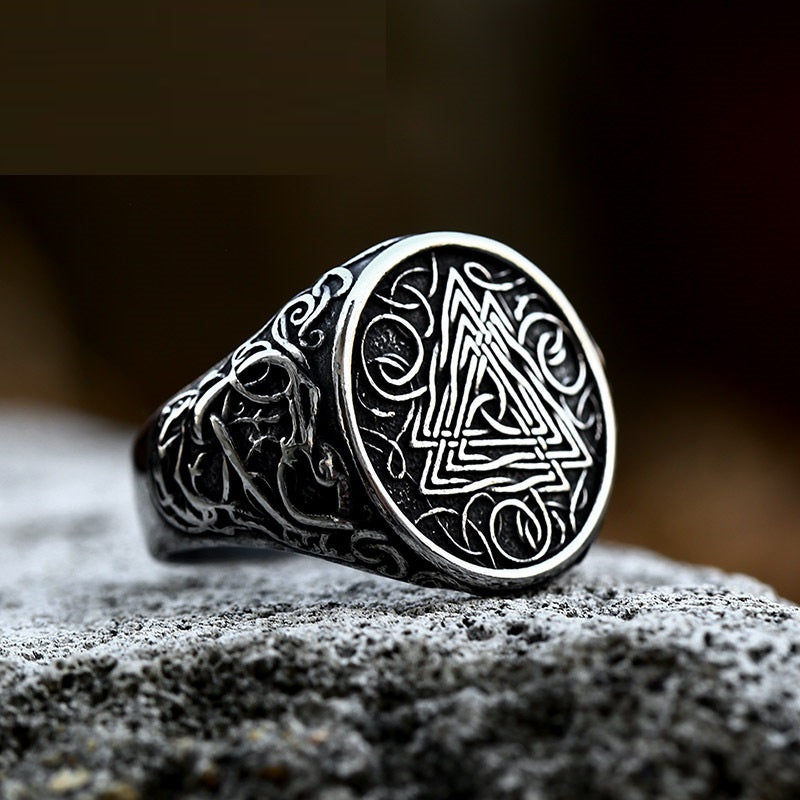 Triunghiul Fenrir – Inel Viking din Oţel