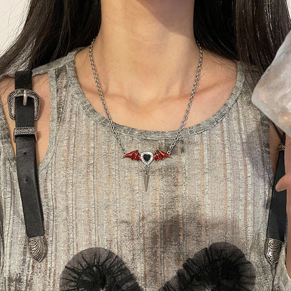 Red Wings Emblem – Colier Gothic