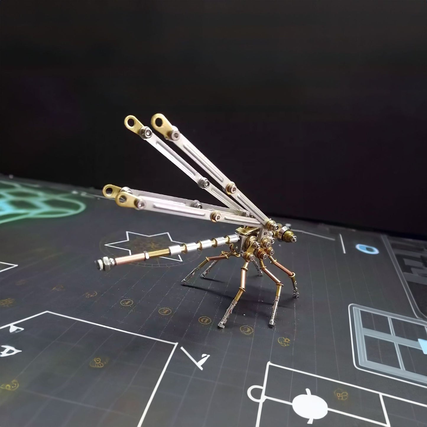 Gears & Wings – Insectă Steampunk DIY