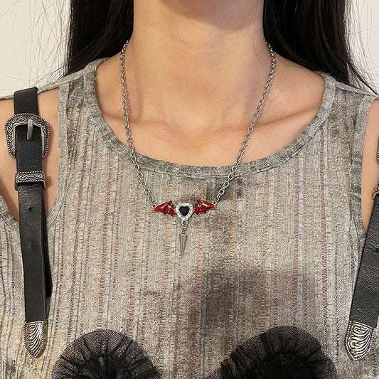 Red Wings Emblem – Colier Gothic