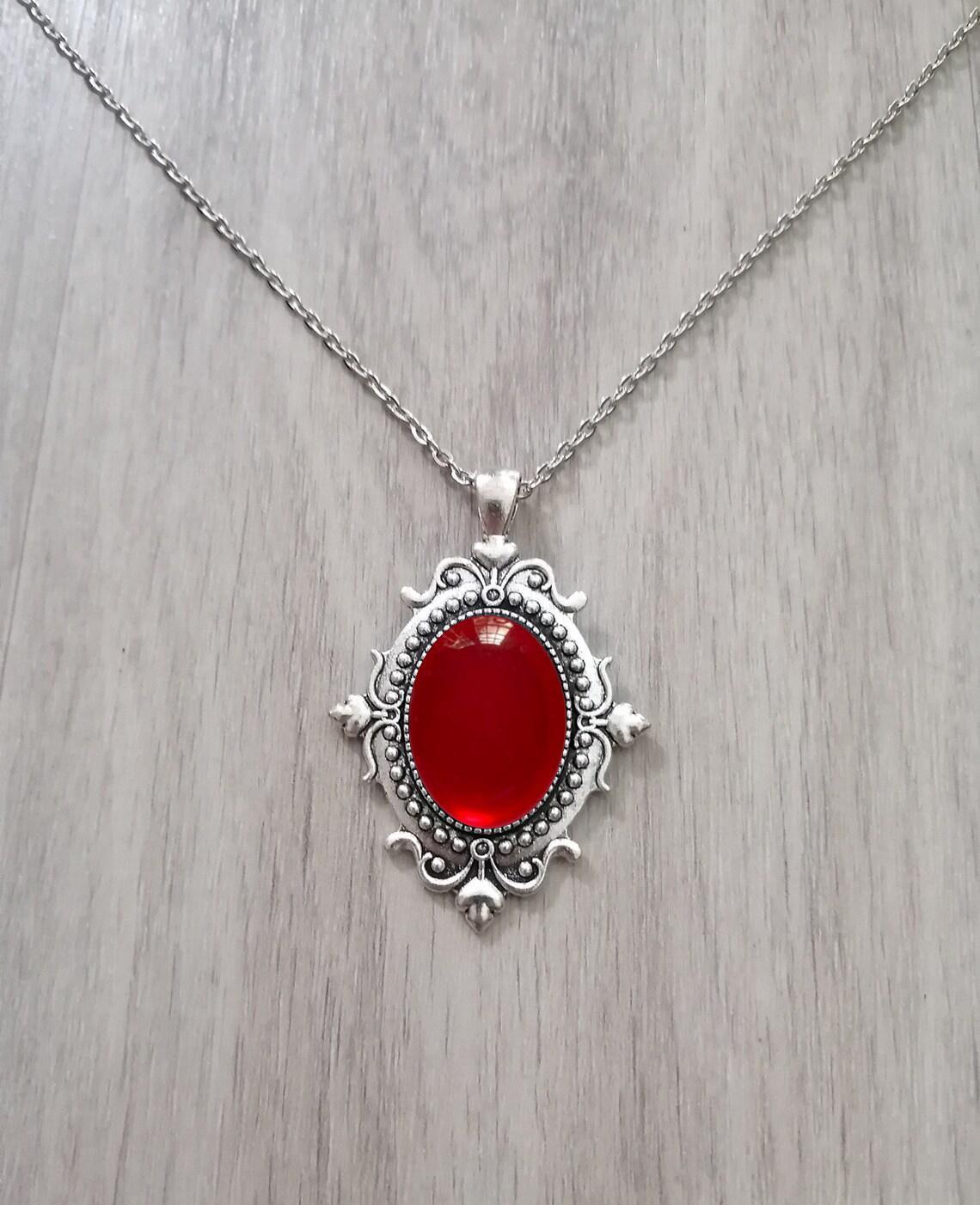 Amuletă de Bronz – Colier Vintage Gothic