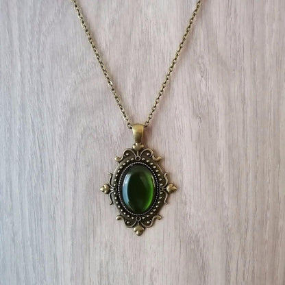 Amuletă de Bronz – Colier Vintage Gothic