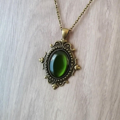 Amuletă de Bronz – Colier Vintage Gothic