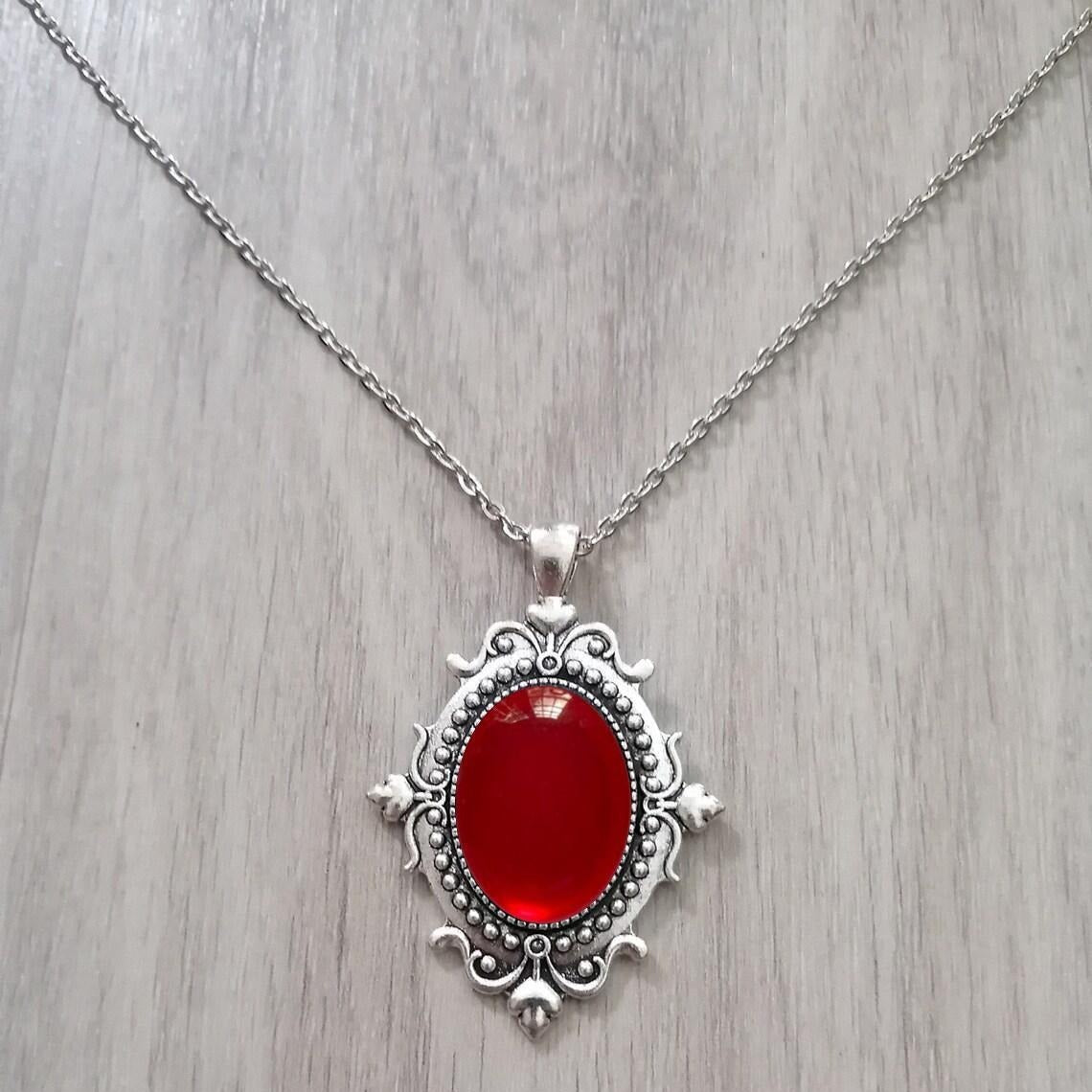 Amuletă de Bronz – Colier Vintage Gothic