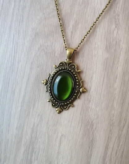 Amuletă de Bronz – Colier Vintage Gothic